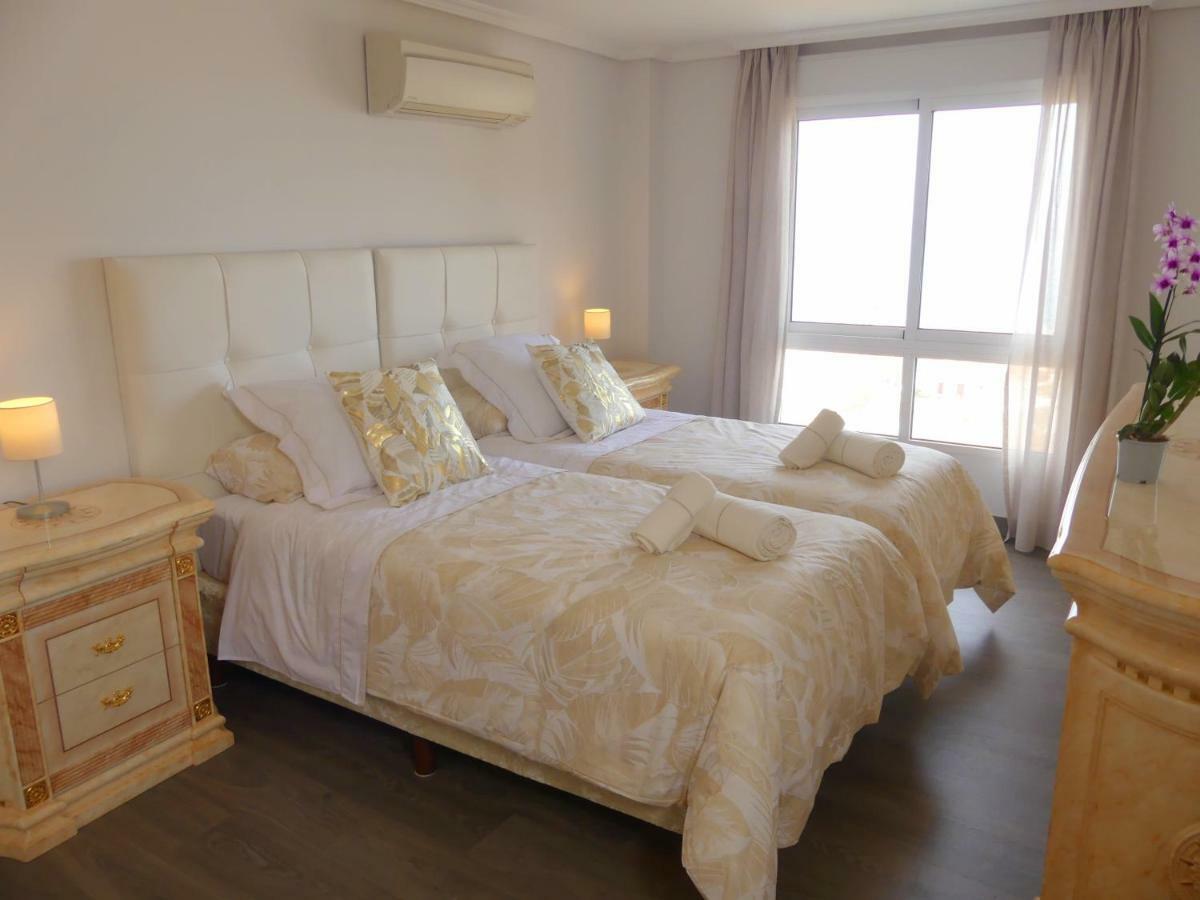 טורמולינוס Duplex La Carihuela 1ª Linea De Playa Apartamento Costa Del Sol מראה חיצוני תמונה
