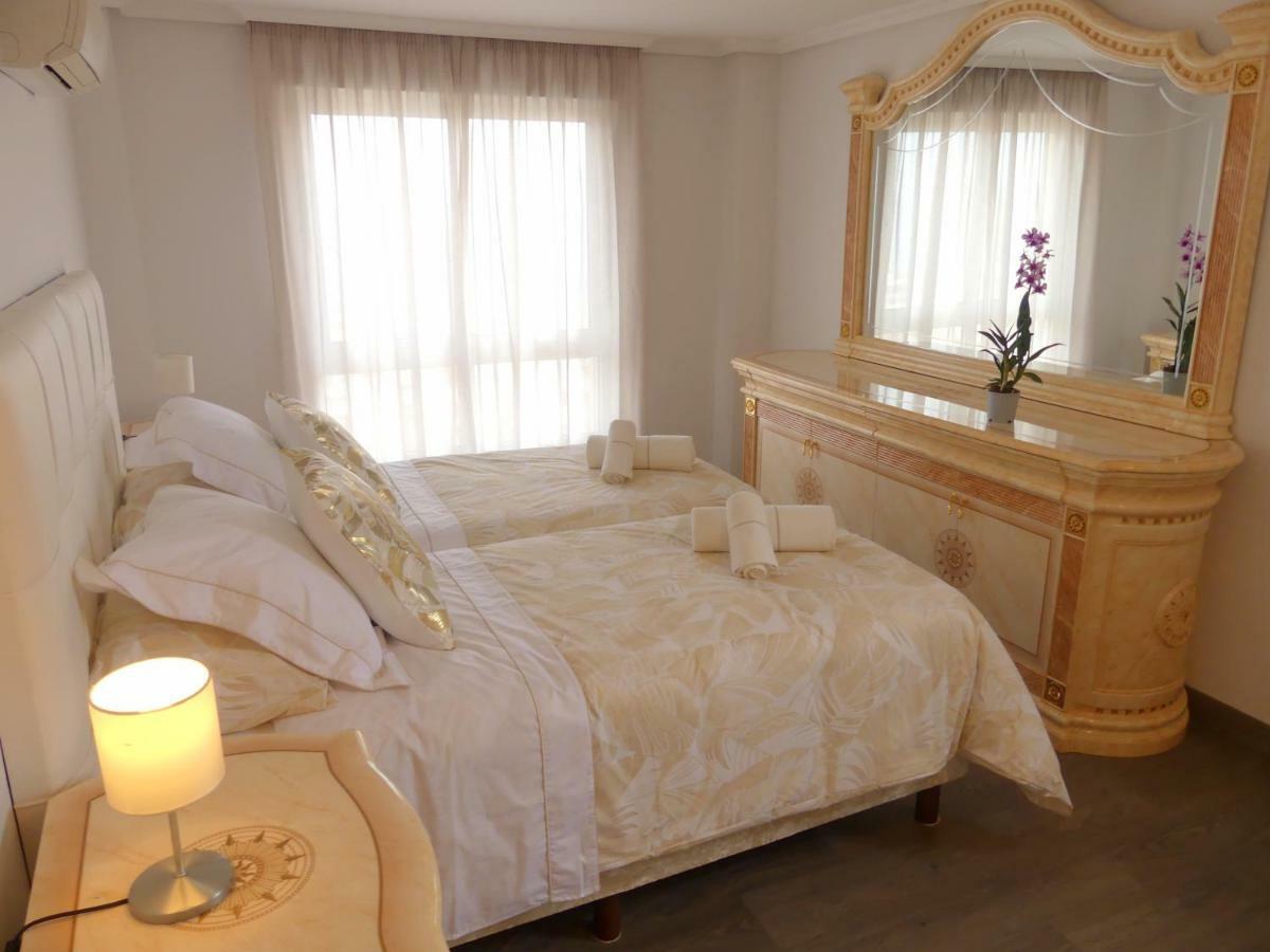 טורמולינוס Duplex La Carihuela 1ª Linea De Playa Apartamento Costa Del Sol מראה חיצוני תמונה