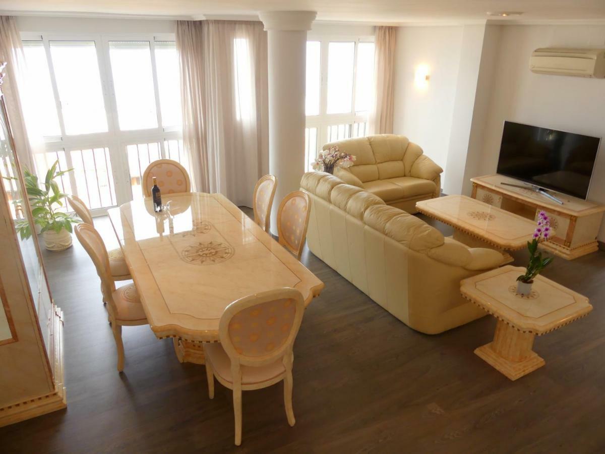 טורמולינוס Duplex La Carihuela 1ª Linea De Playa Apartamento Costa Del Sol מראה חיצוני תמונה
